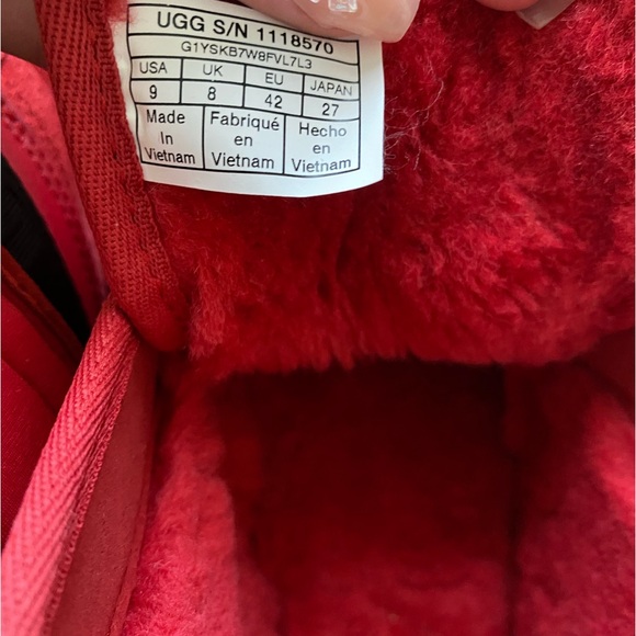 UGG Men's Neumel Snapback Boots in Samba Red - Picture 8 of 11